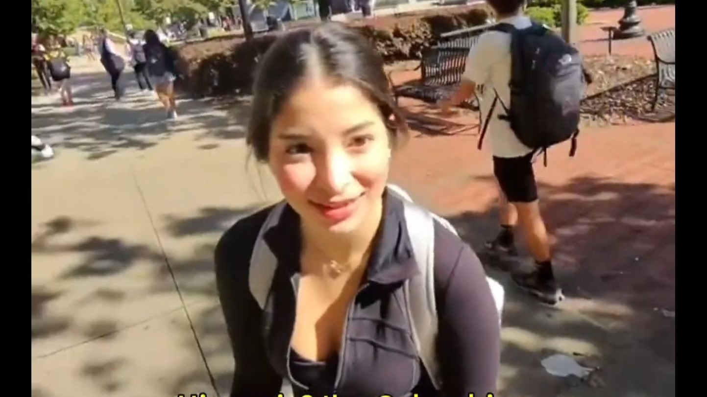 街头系列-齐刘海棕色中长发的翘臀OL装调酒师